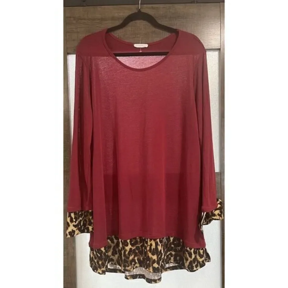 Reborn J Burgundy Red Cheetah Print Hem‎ and Sleeve Cuffs 2XL Tunic - Picture 3 of 11